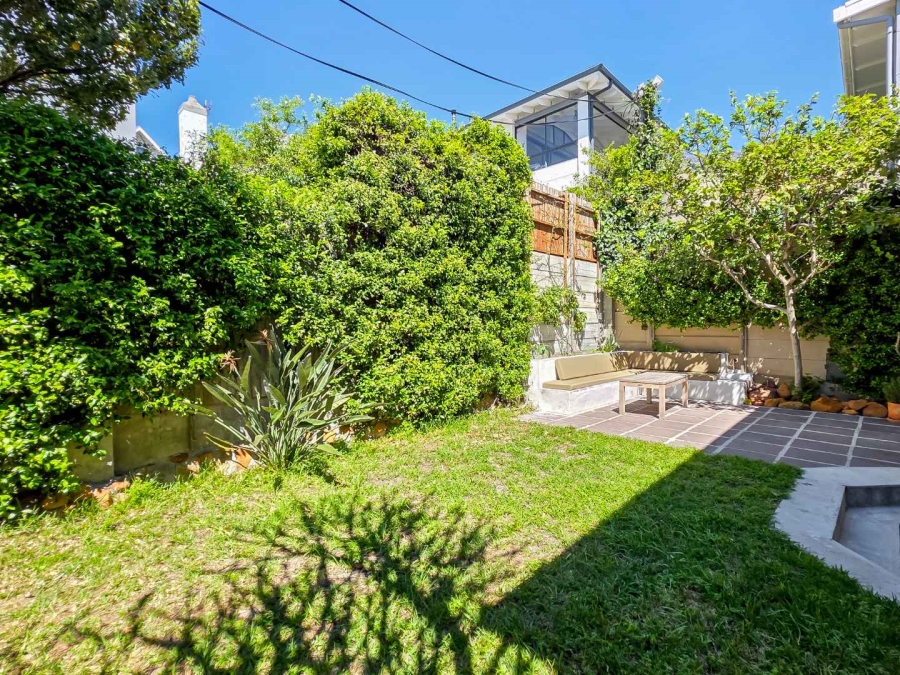 To Let 2 Bedroom Property for Rent in Vredehoek Western Cape